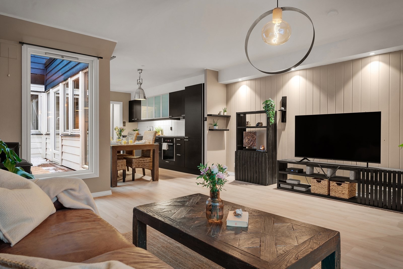 - Til sammen måler stue/kjøkken hele 34,3 m²! - Galleribilde