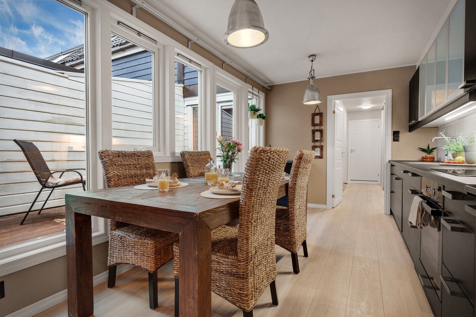 - Praktisk og funksjonell planløsning som gir enkle innredningsmuligheter - Galleribilde