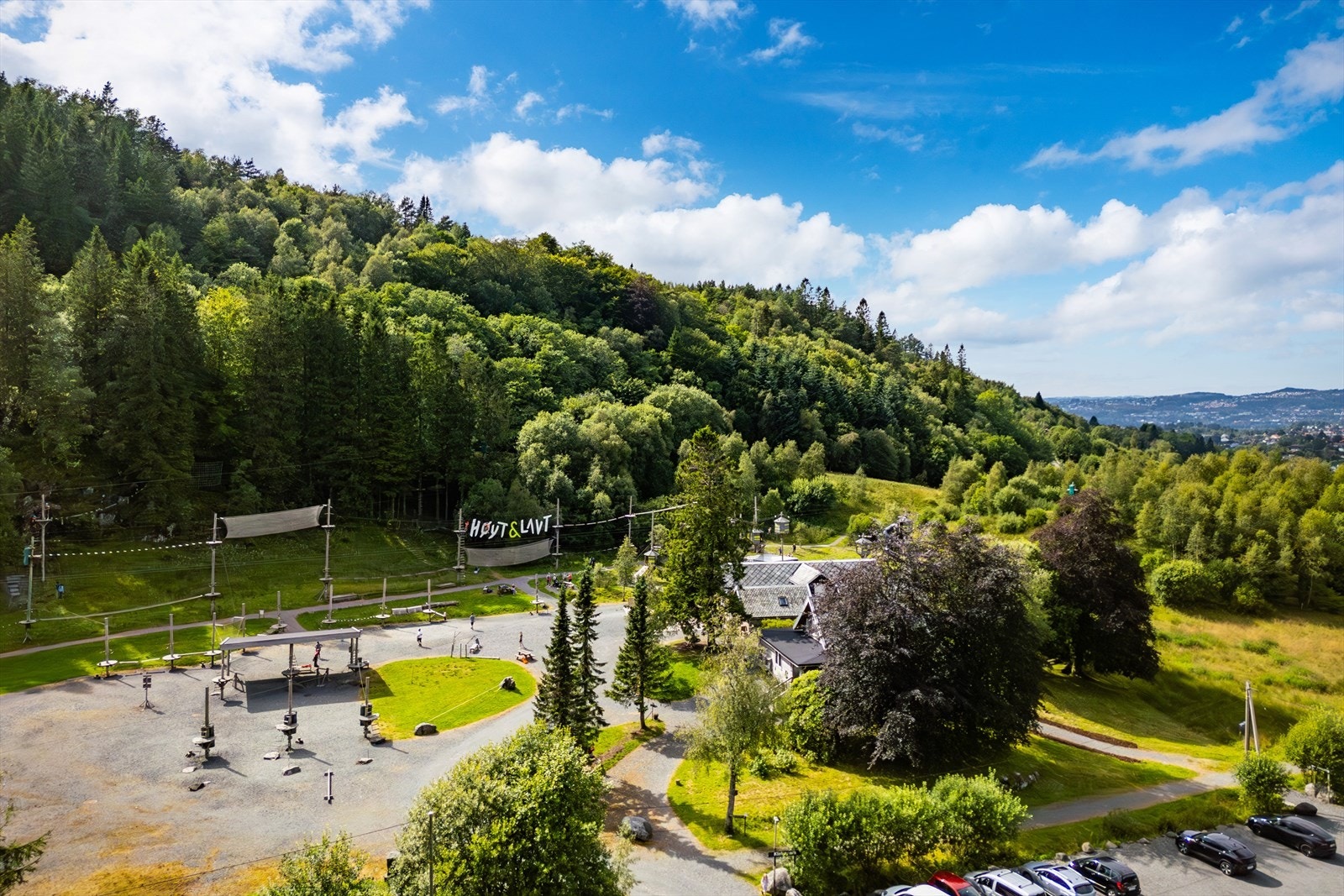 - 10 minutters gange til Høyt & Lavt klatrepark, som er en svært populær aktivitet - Galleribilde
