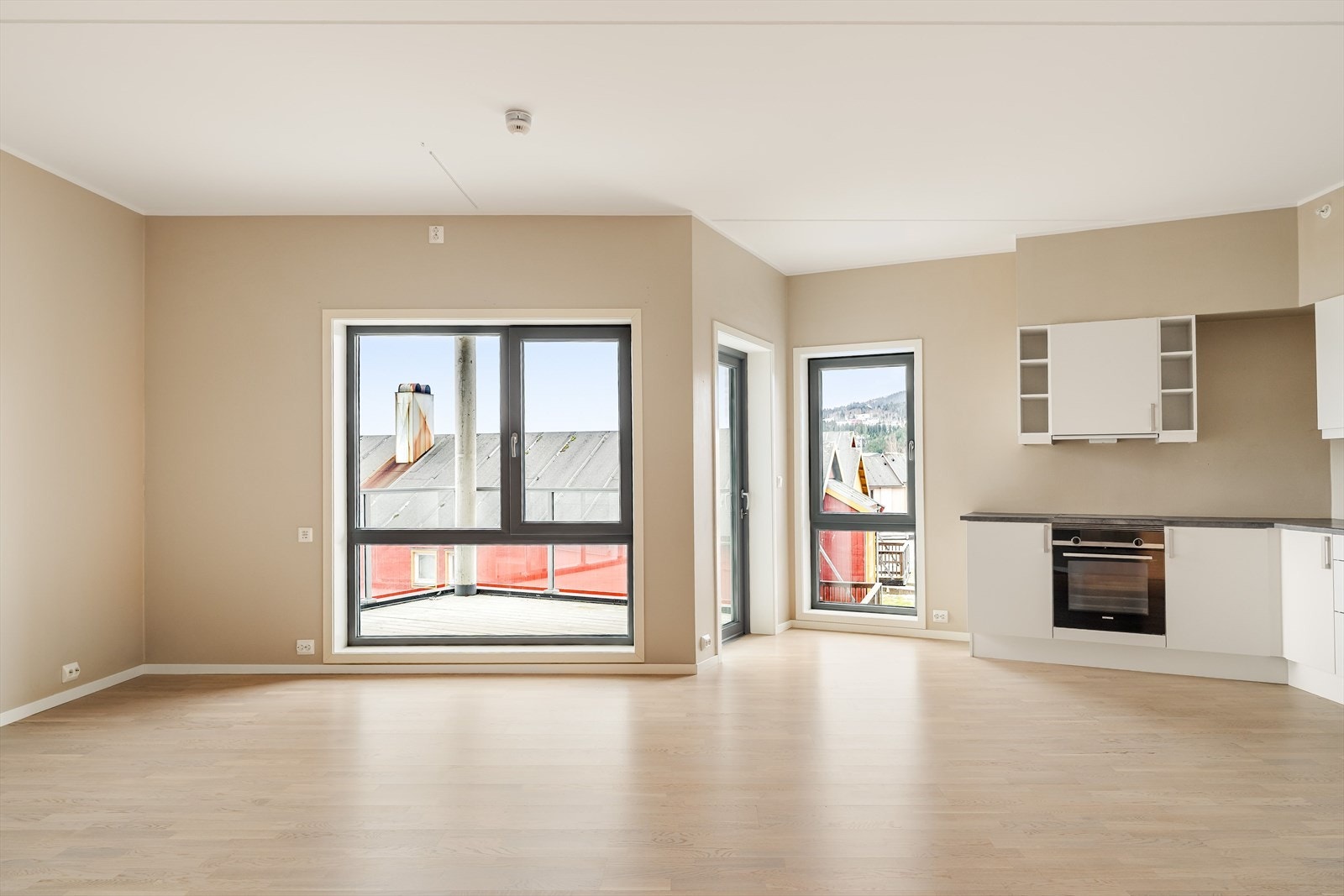 Sameiet har rett til leie av parkeringsplass i p-huset i nabobygget for kr. 3 000,- i året. Galleribilde