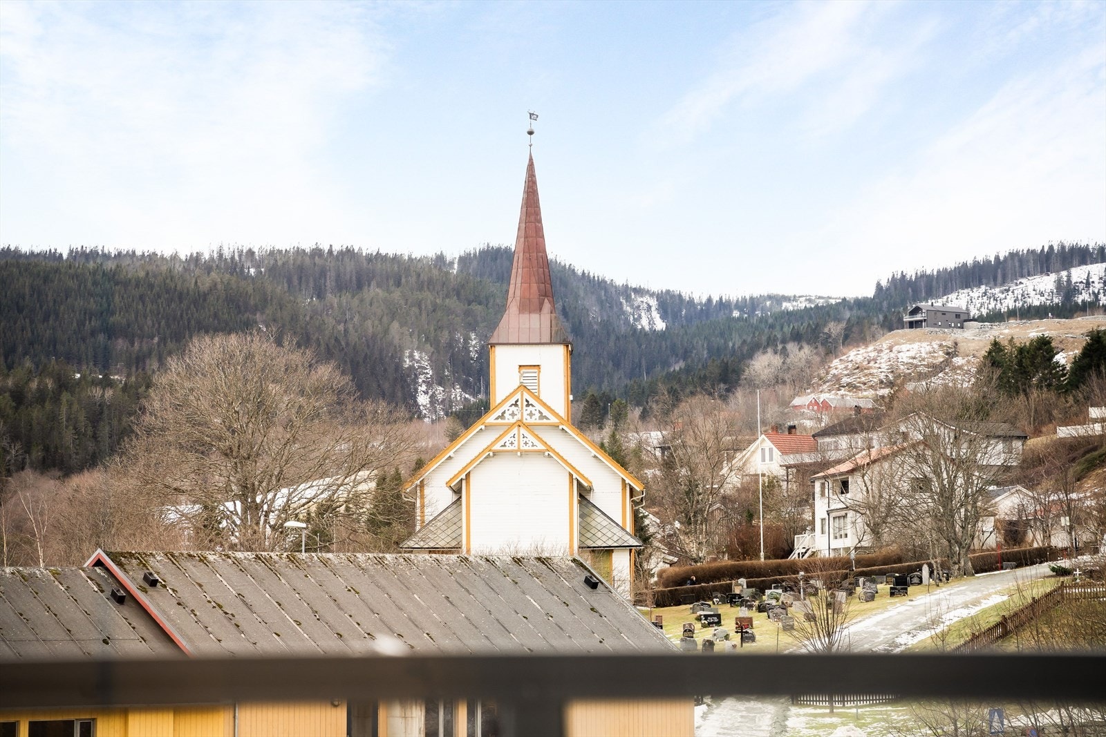 Utsikt mot kirken i Vanvikan. Galleribilde