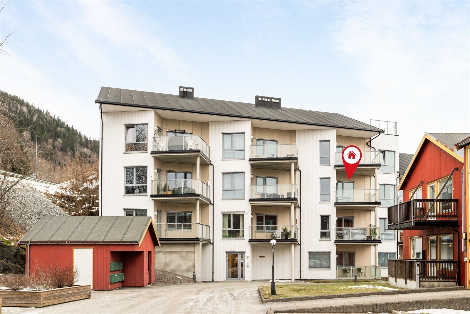 Leiligheten har en fin beliggenhet med utsikt mot to retninger. Galleribilde