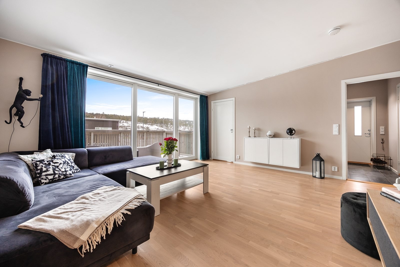 Andreas Valbye ved Eiendomsmegler 1 har gleden av å presentere Trondalsveien 53! | Foto: Bjørnar Døhlen Galleribilde