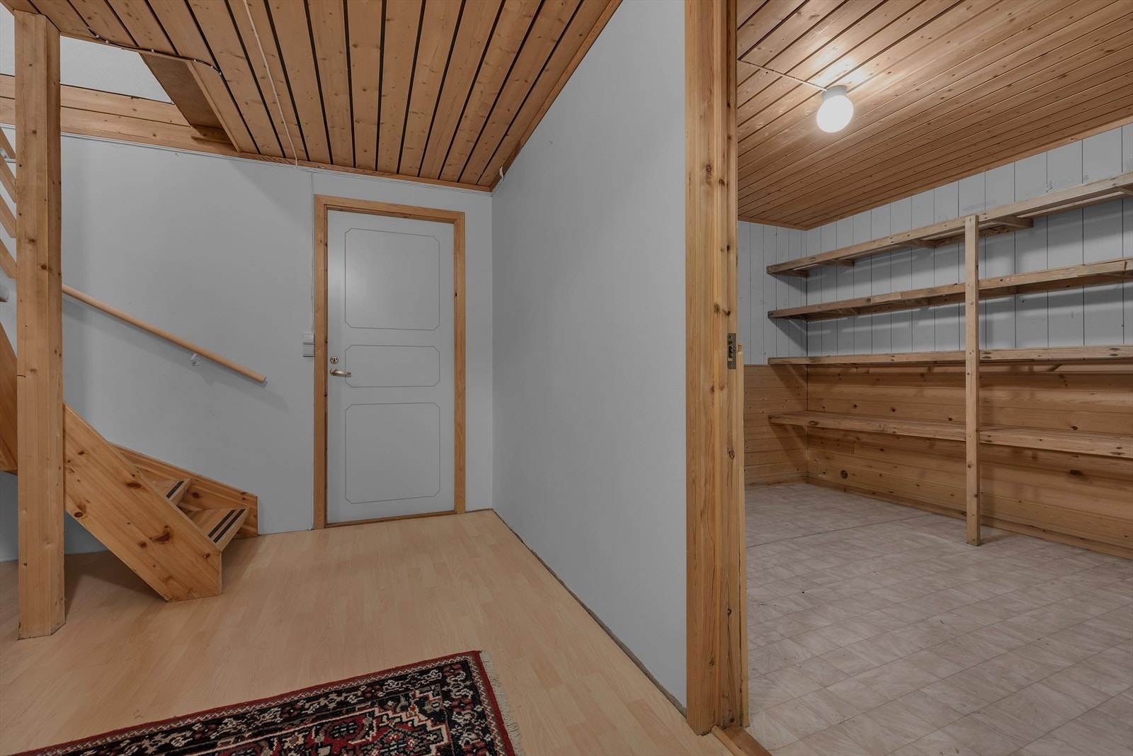 Masse plass til oppbevaring i bod kjeller. Galleribilde