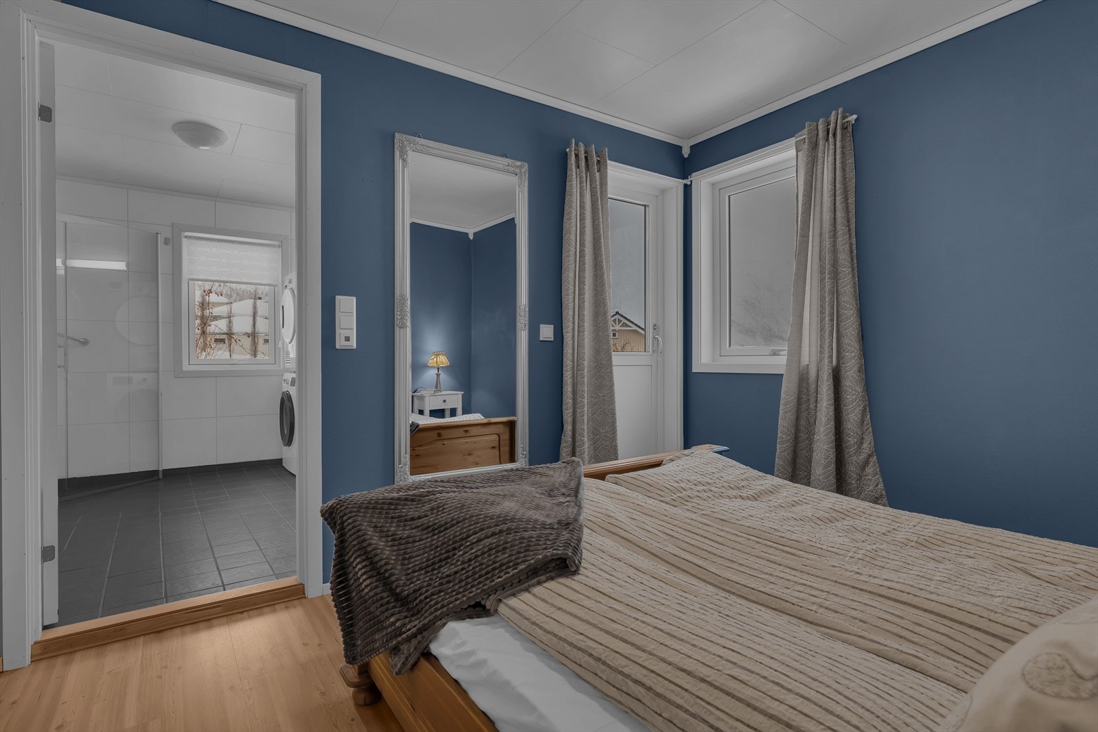 Hovedetasjen har 2 romslige soverom. Galleribilde