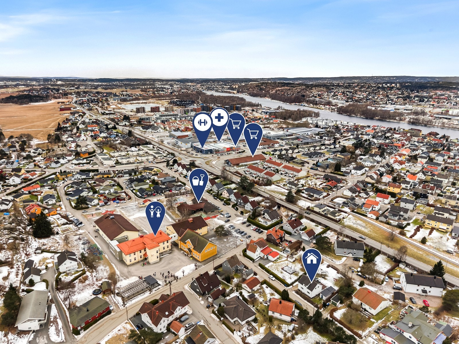 Kort avstand til skoler, barnehager og dagligvarebutikker som Coop Extra og Kiwi. Galleribilde