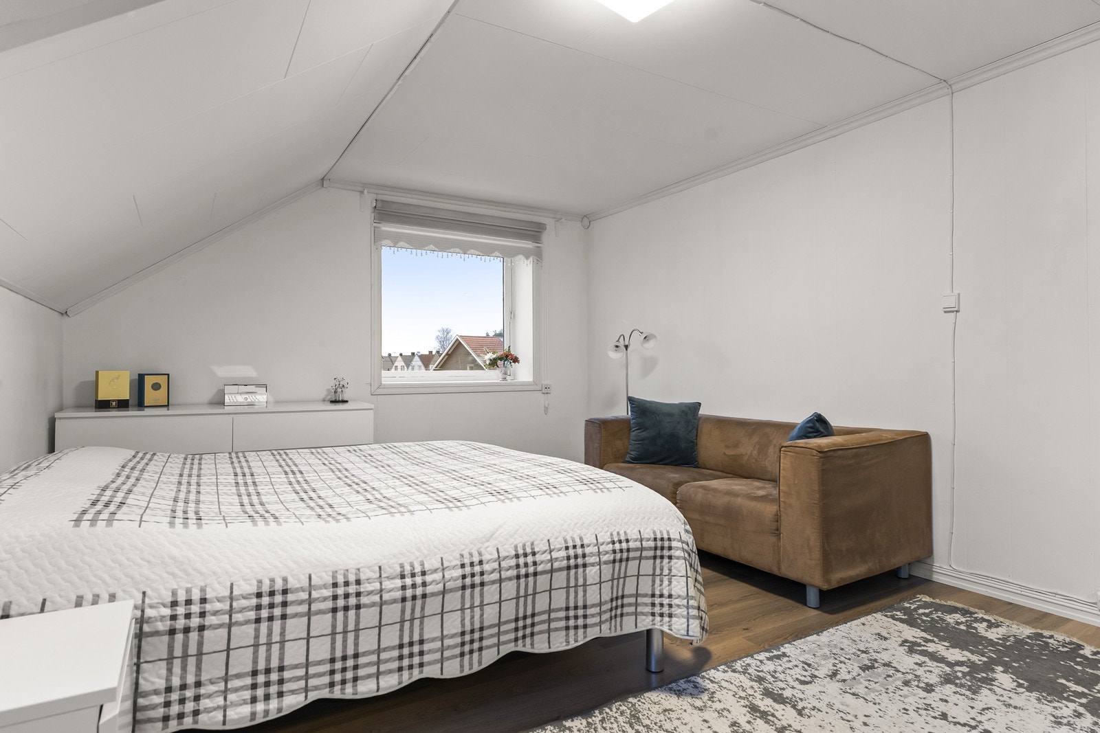 Også dette soverommet har en god størrelse og fleksible møbleringsmuligheter. Galleribilde