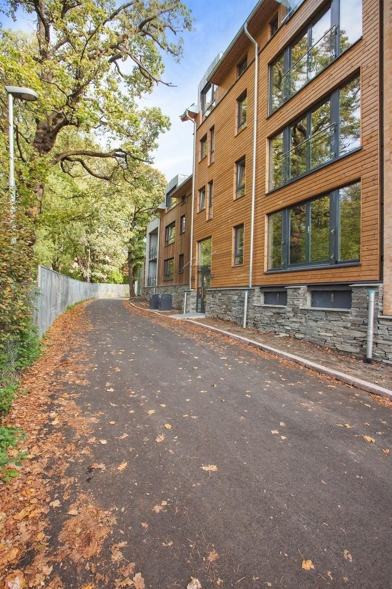 Outside entrance Galleribilde