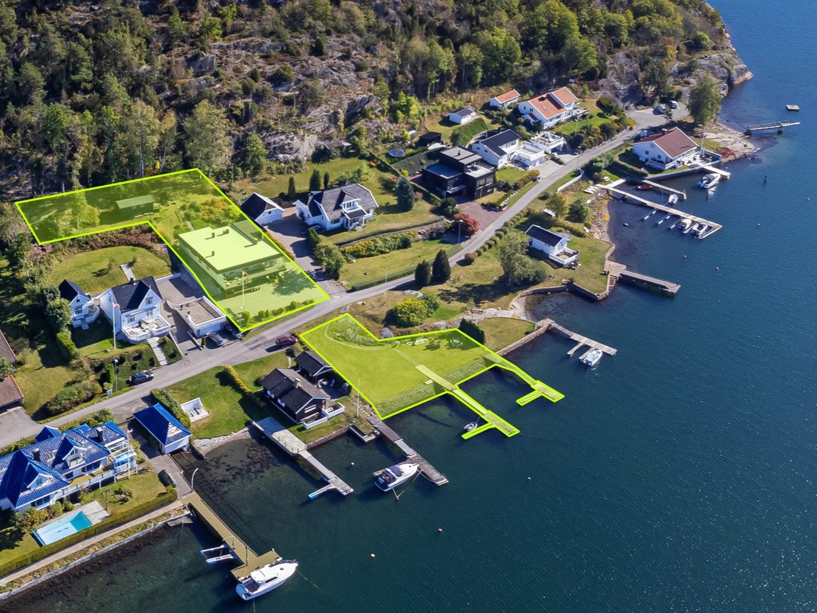 Velkommen til Sevikveien 36, med store brygger og vidstrakt utsikt til Vrengensundet Galleribilde