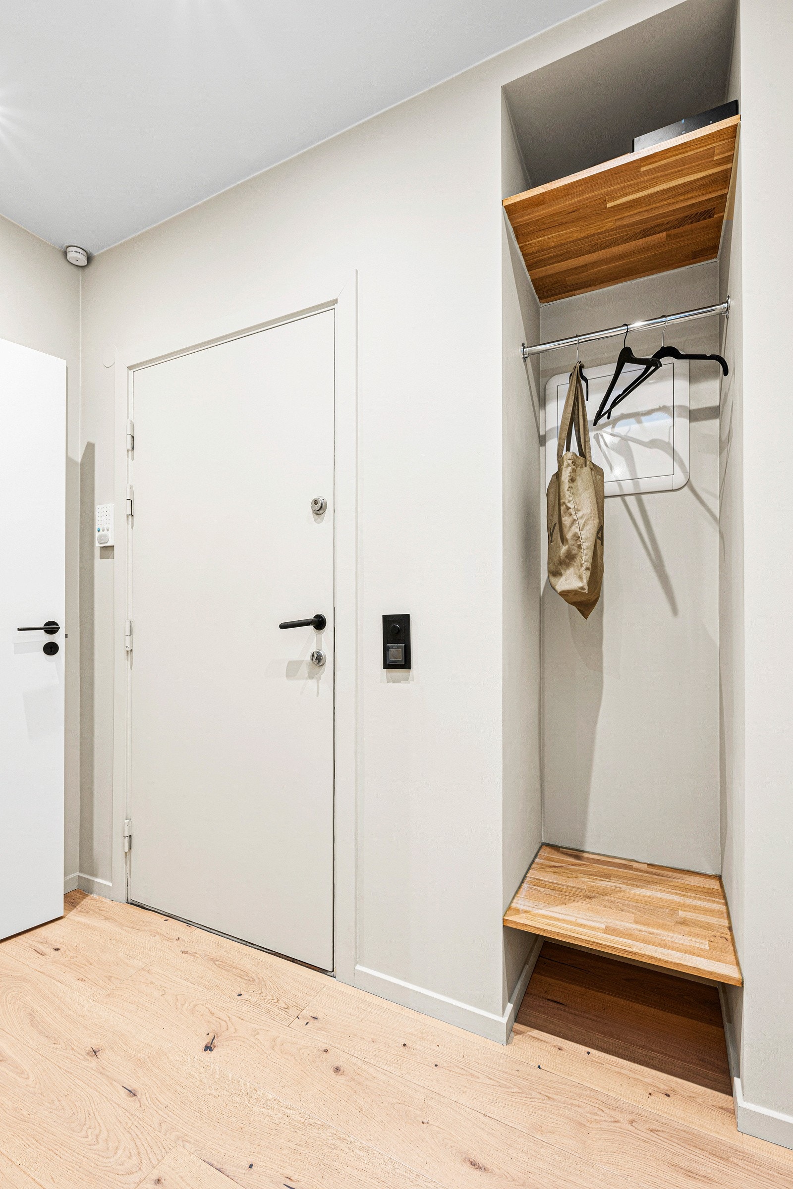 Entré med garderobe Galleribilde