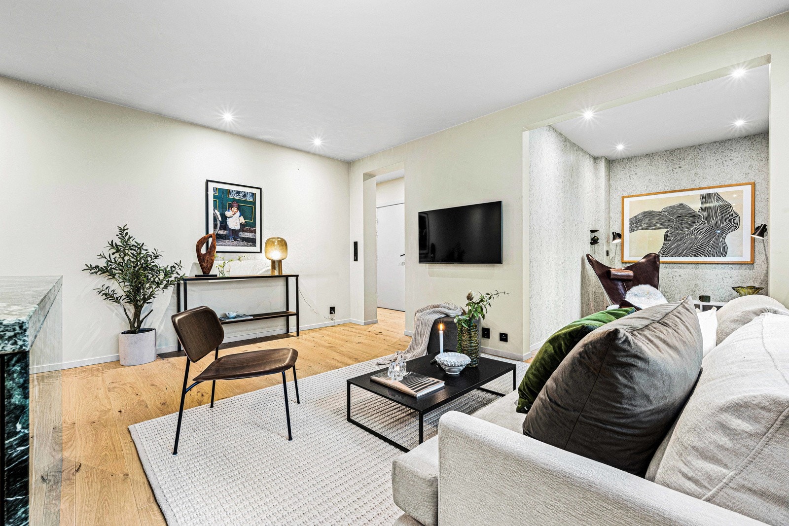 Fra stuen mot entré Galleribilde