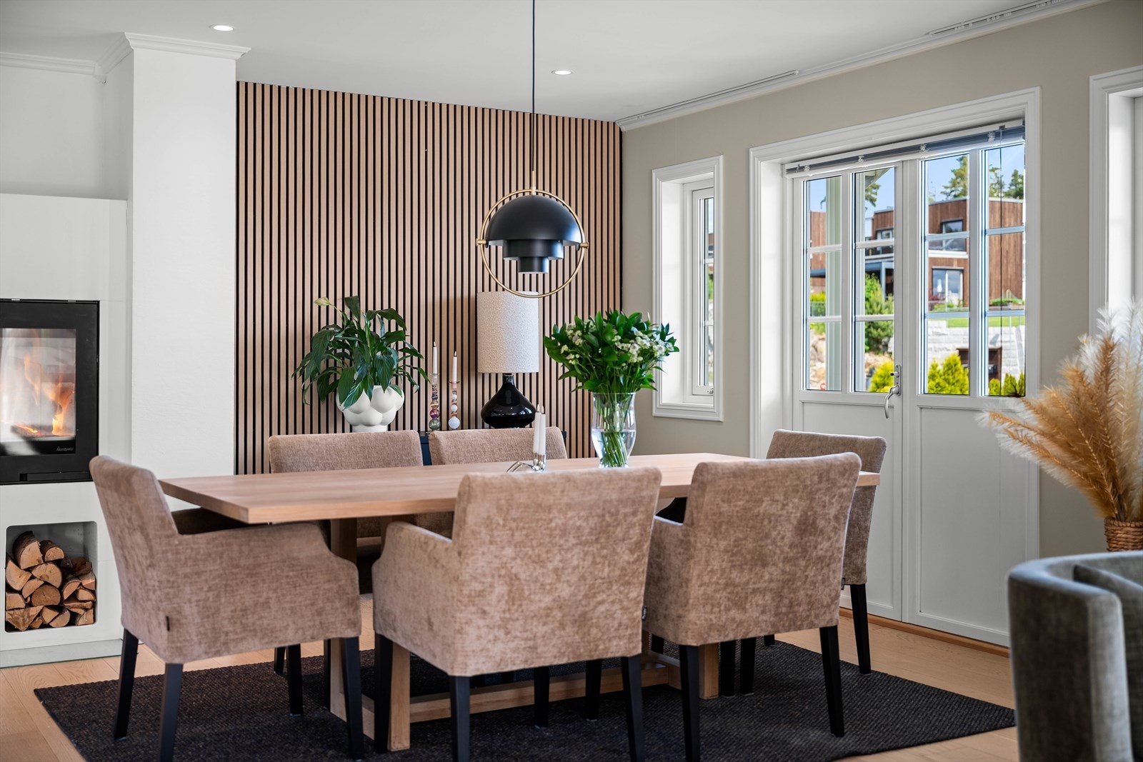 Her er det god plass til og samle familie og venner til lystige lag! Galleribilde