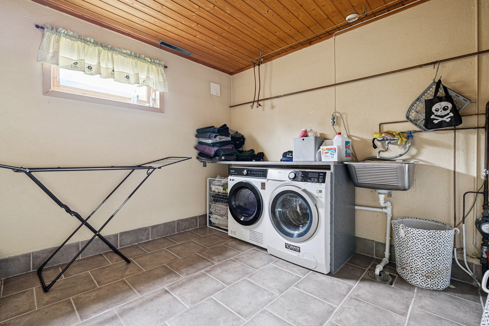 Vaskerom i underetasjen Galleribilde