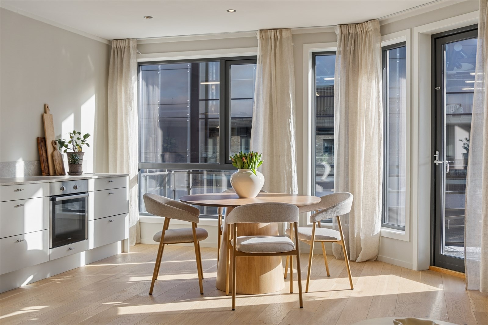 Velkommen til Østre Strandgate 84 - Presentert av Eiendomsmegler Ken-Morten Egenes v/DNB Eiendom. Galleribilde