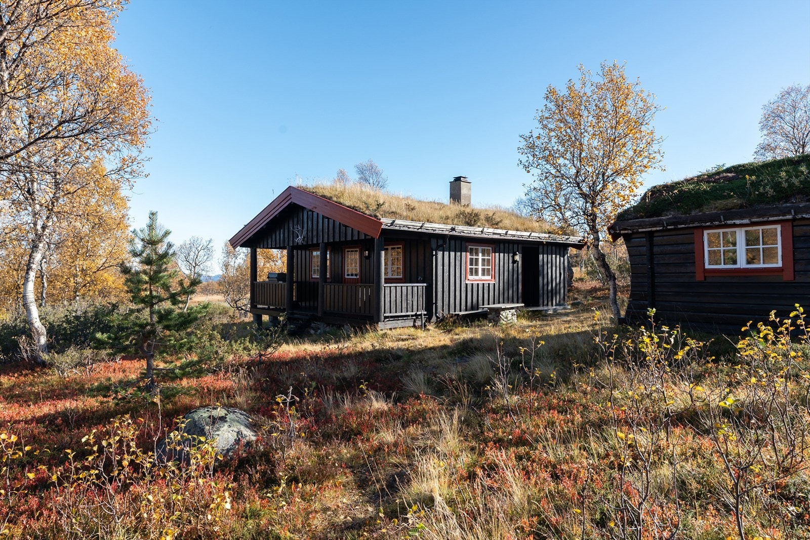 Annekset er utstyrt med vedovn og gir hytta ekstra sengeplasser. Glimrende dersom hele familien er på tur eller om man inviterer med seg besøk. Galleribilde