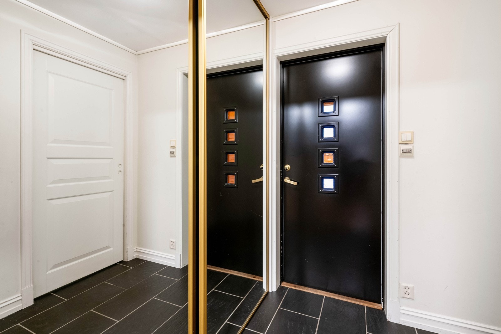 Garderobeløsning i entré Galleribilde