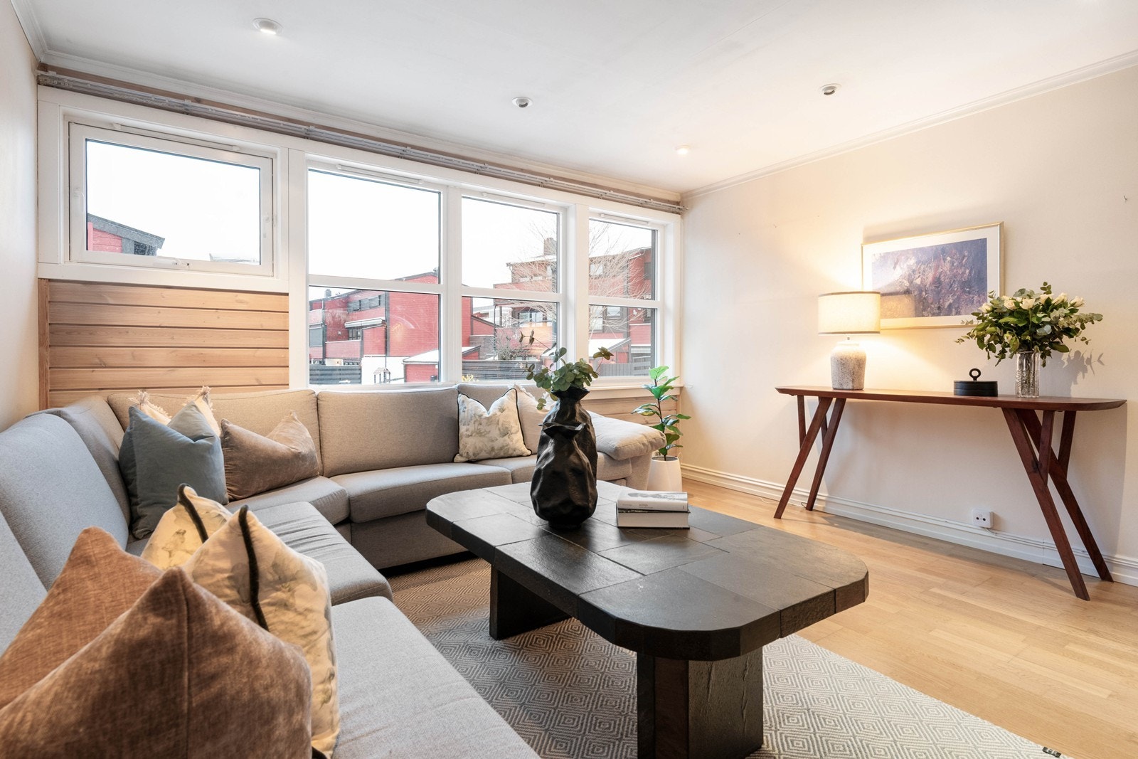 Stuen har god nok plass til å innredes i tre soner Galleribilde