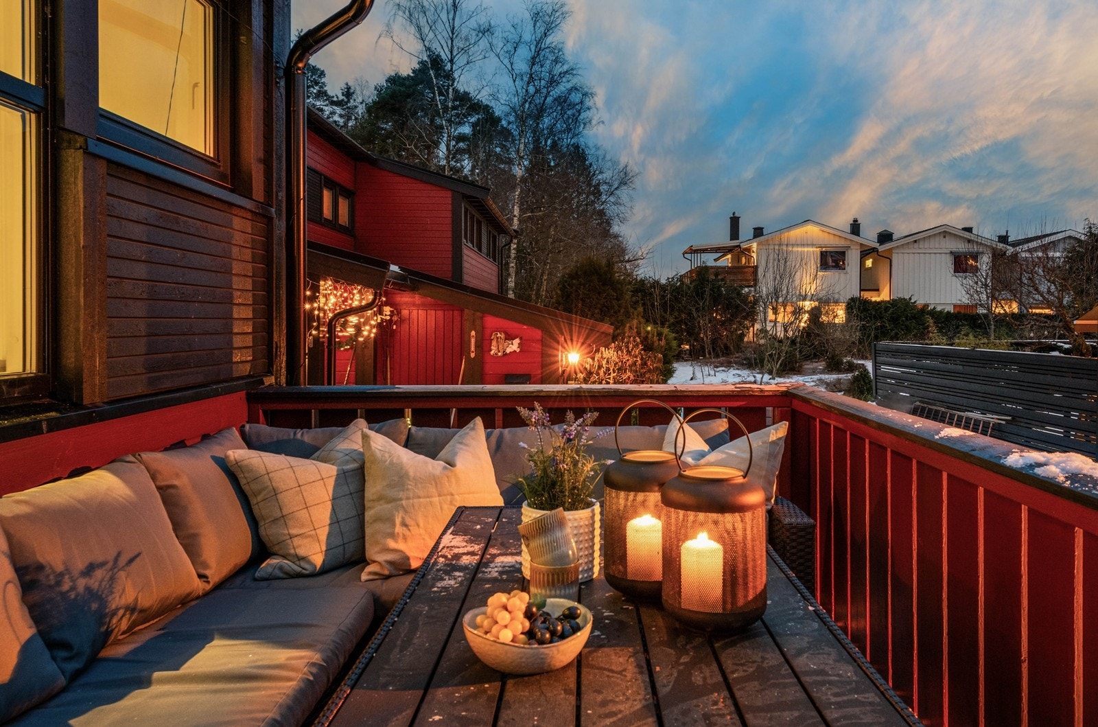 Terrasse også ved inngangspartiet Galleribilde