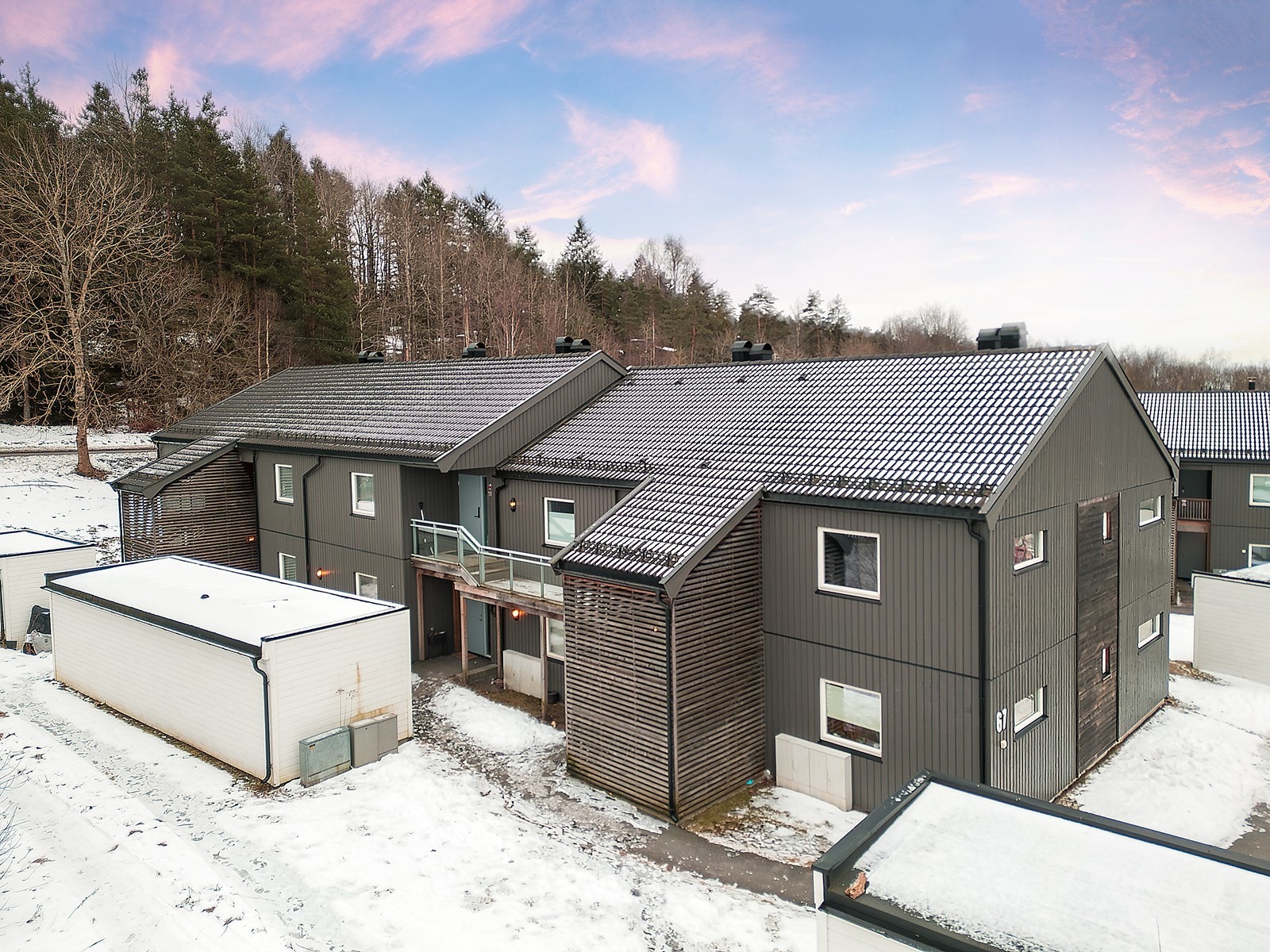 Eiendommen ligger i et rolig og trygt boligområde. Galleribilde