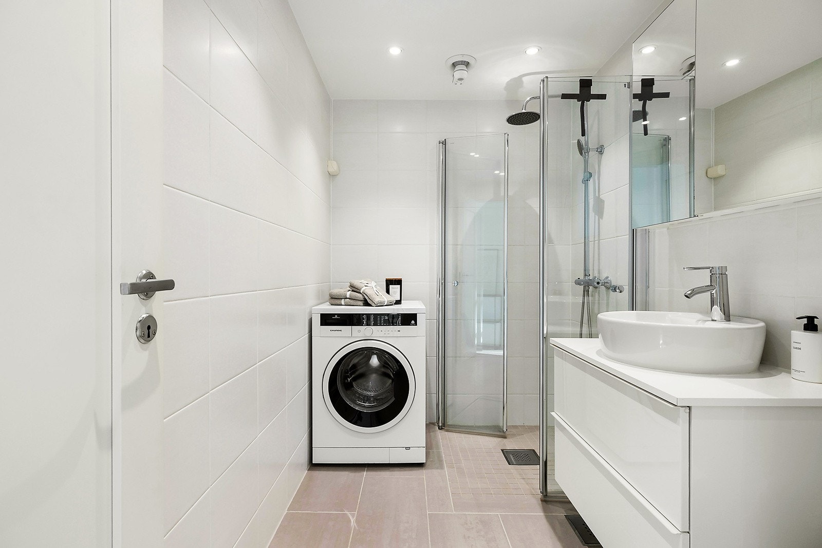 Opplegg for vaskemaskin. Galleribilde