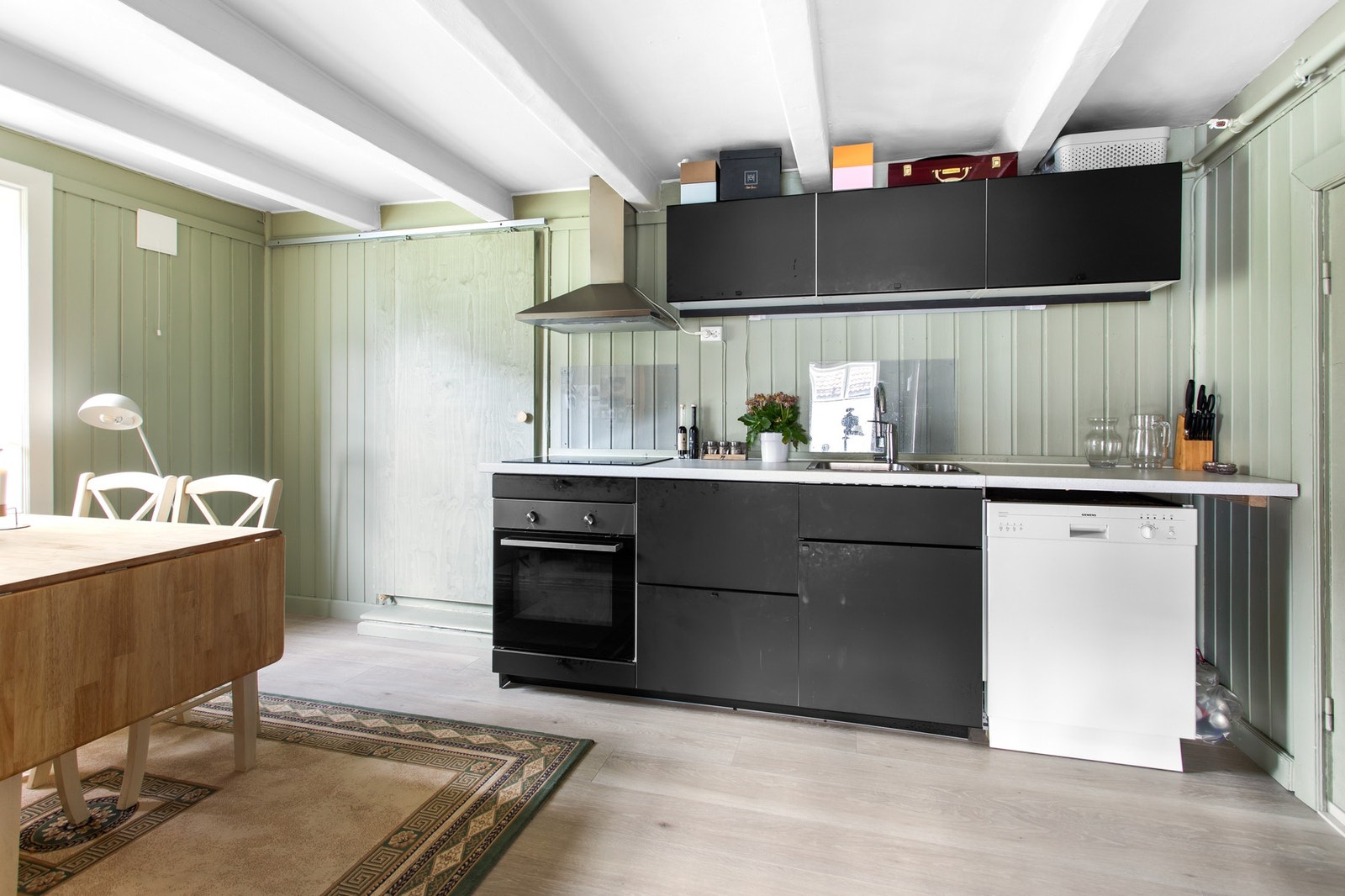 Pent kjøkken på leilighet 1 (1.etg til venstre) Galleribilde