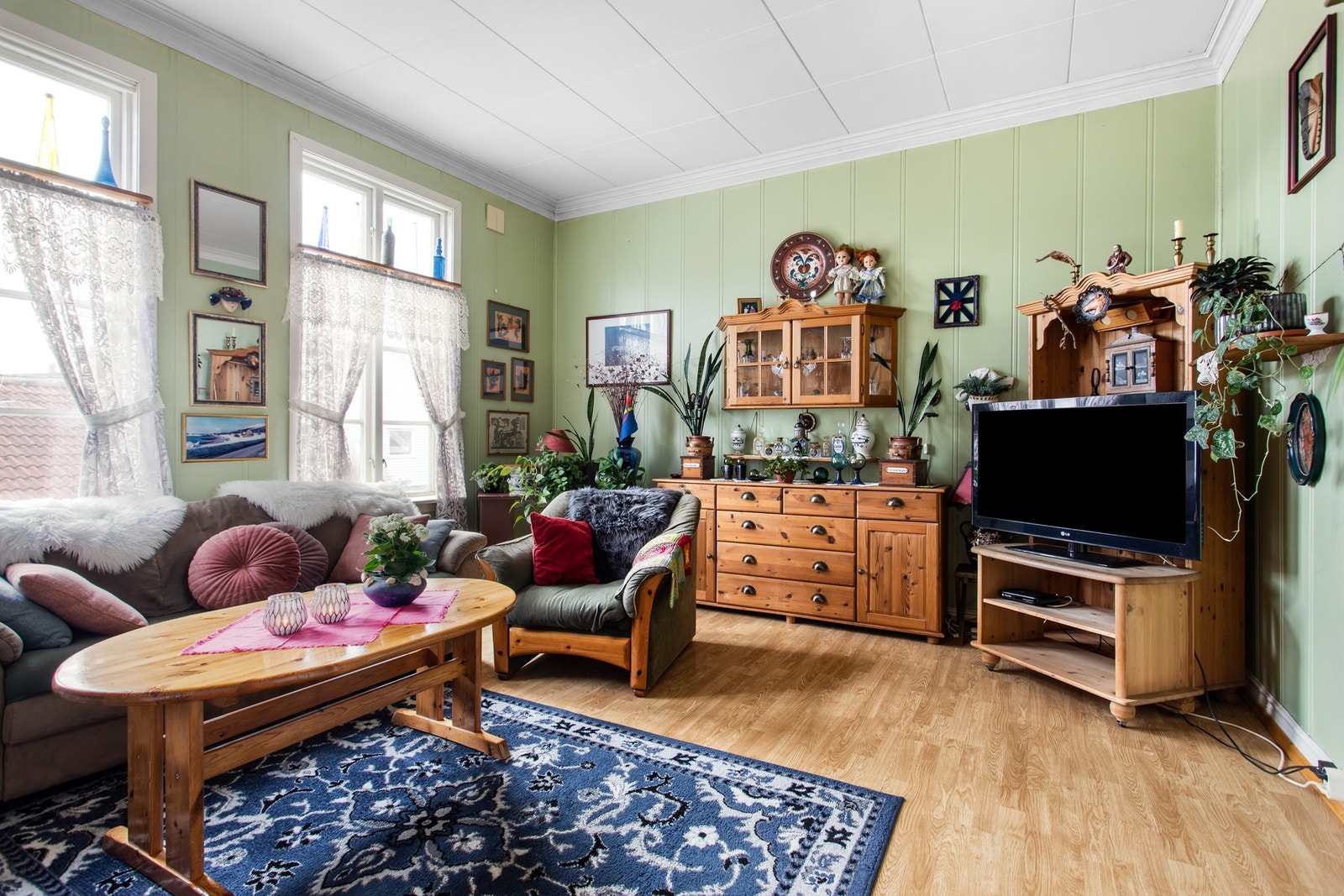 Romslig stue (2.etg til venstre) Galleribilde