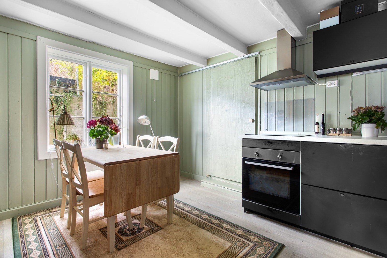 Pent kjøkken på leilighet 1 (1.etg til venstre) Galleribilde