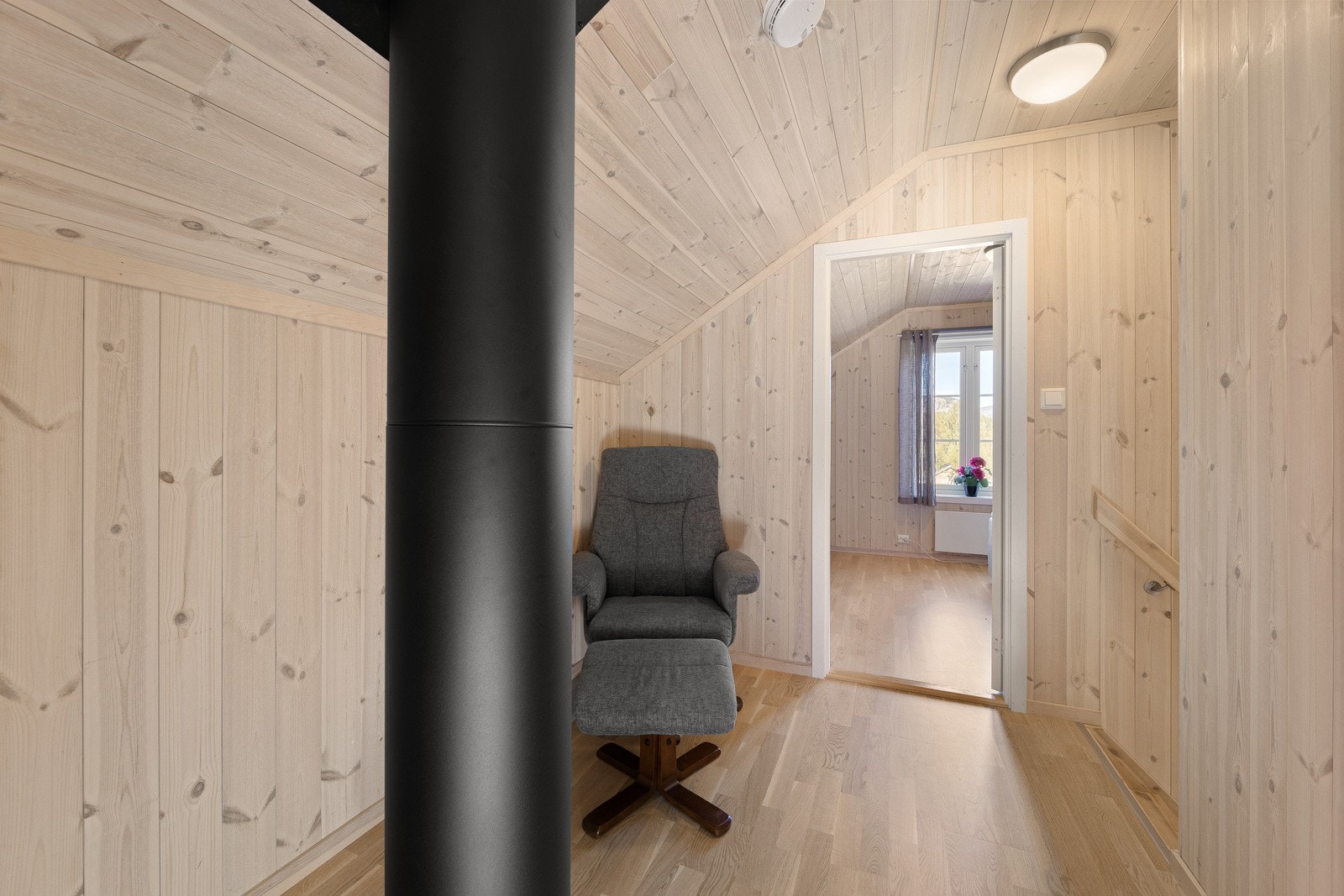 Hyggelig stue i 2.etasje. Galleribilde