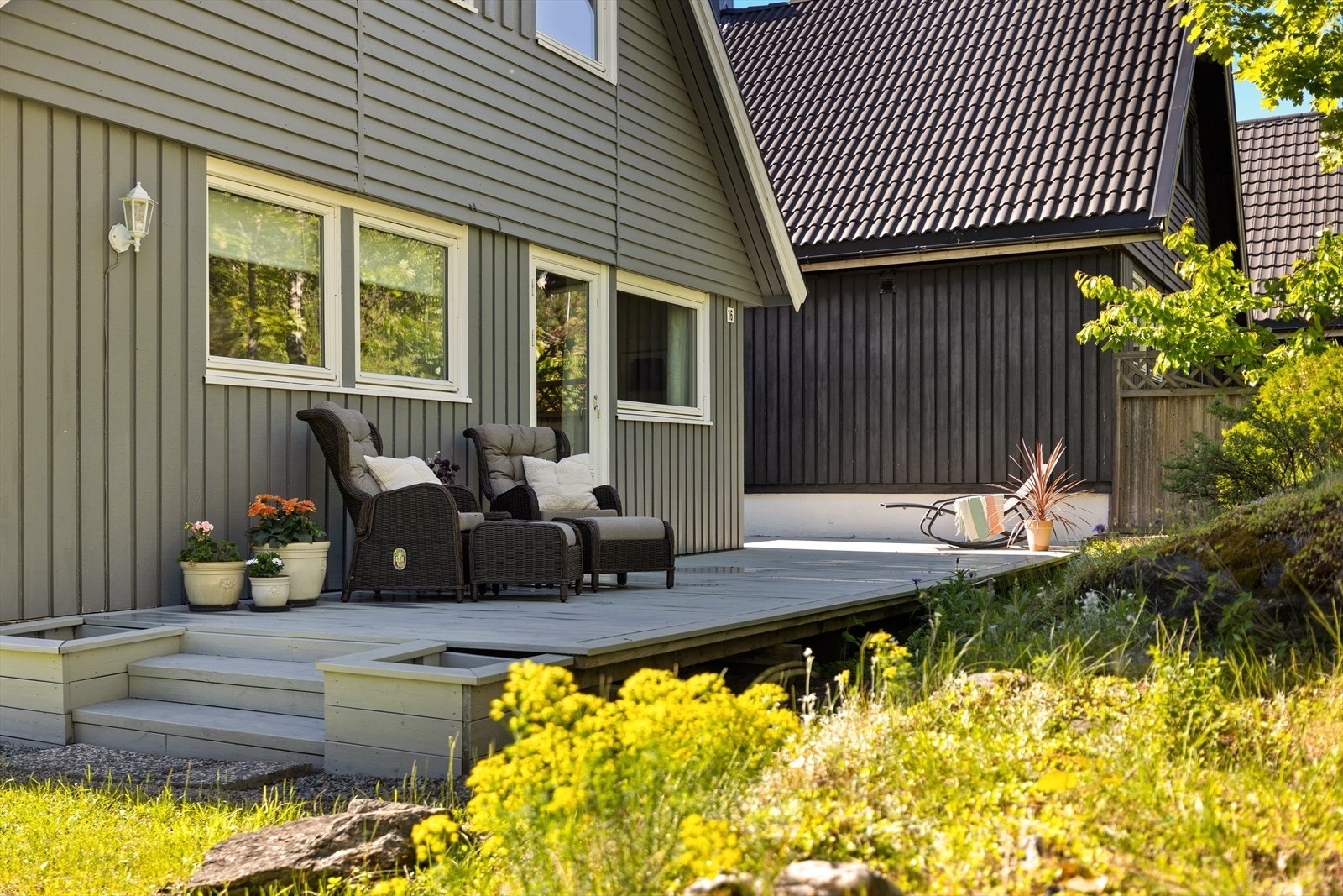 Trivelig uteområde med enkel adkomst fra stuen. Galleribilde