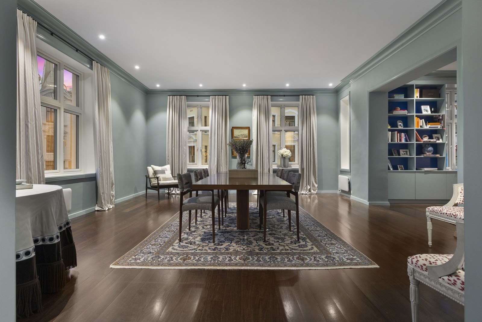 Kveldsstemning fra spisestuen. Galleribilde