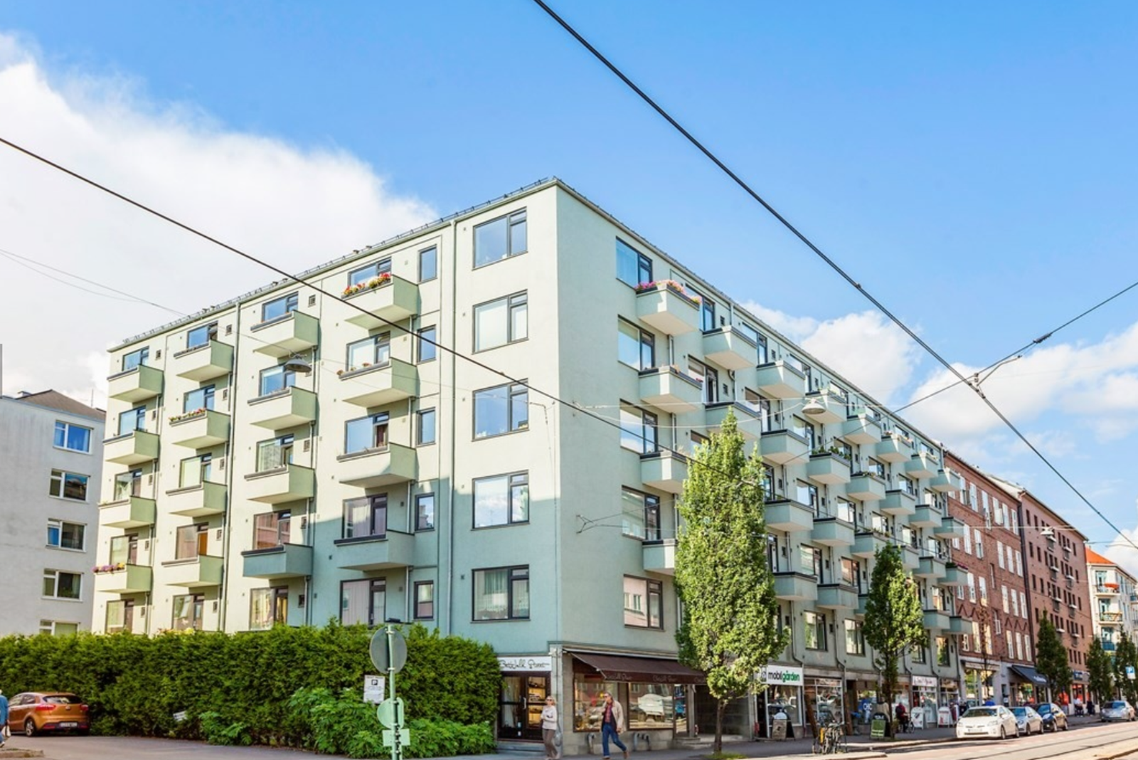 Her bor du sentralt, i omgivelser med alt av service og rekreasjonstilbud i umiddelbar nærhet. Galleribilde