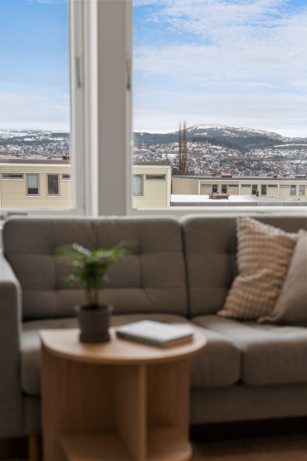 Fin utsikt mot vesthimmelen med bla. Gråkallen Galleribilde