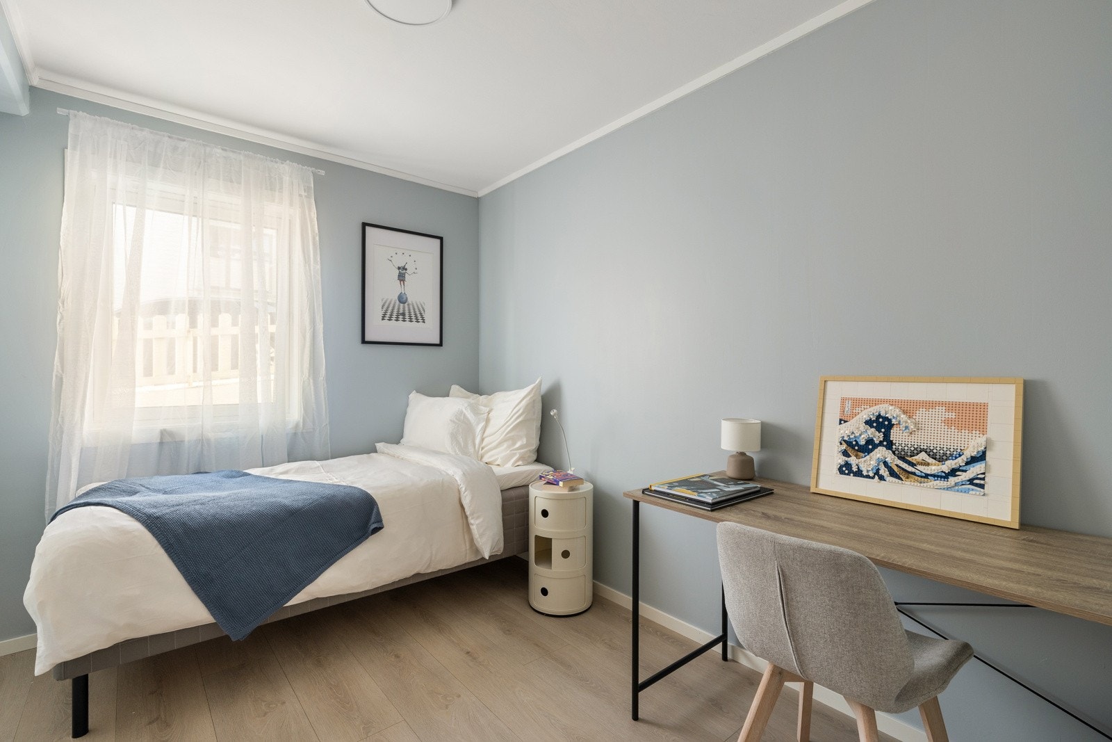 Soverom nummer to egner seg godt som barnerom, gjesterom eller hjemmekontor. Galleribilde