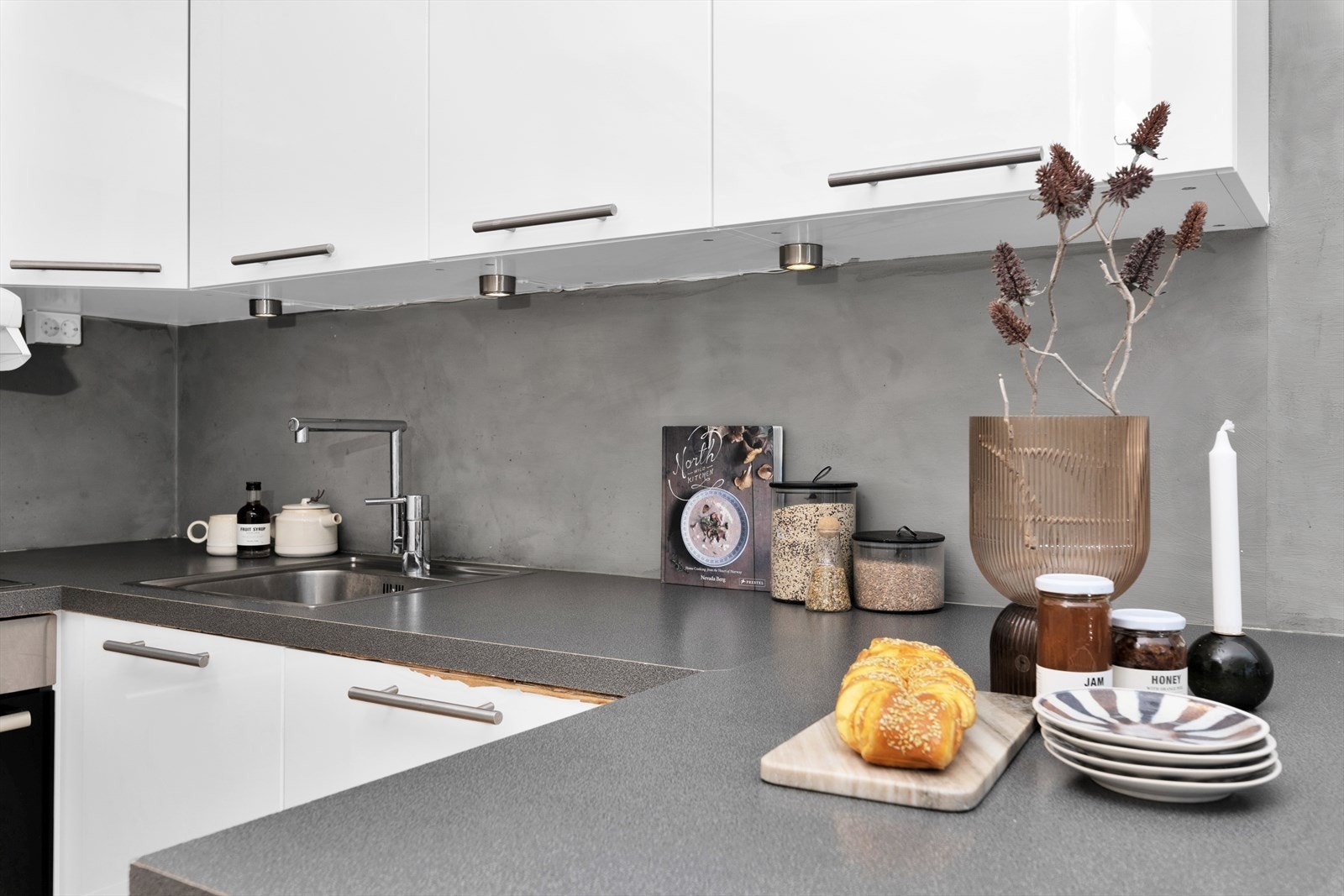 Kjøkkenøy med barløsning Galleribilde