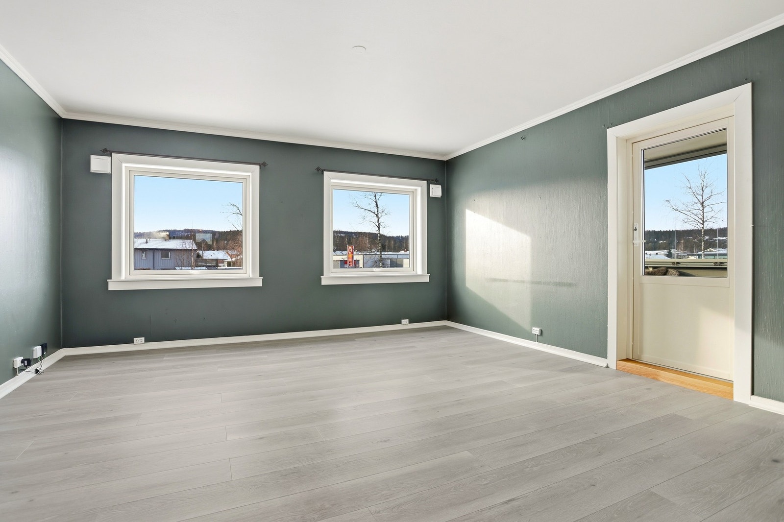 Leiligheten selges umøblert og er vasket før visning. Leiligheten vil ikke bli vasket ytterligere før overtagelse. Galleribilde