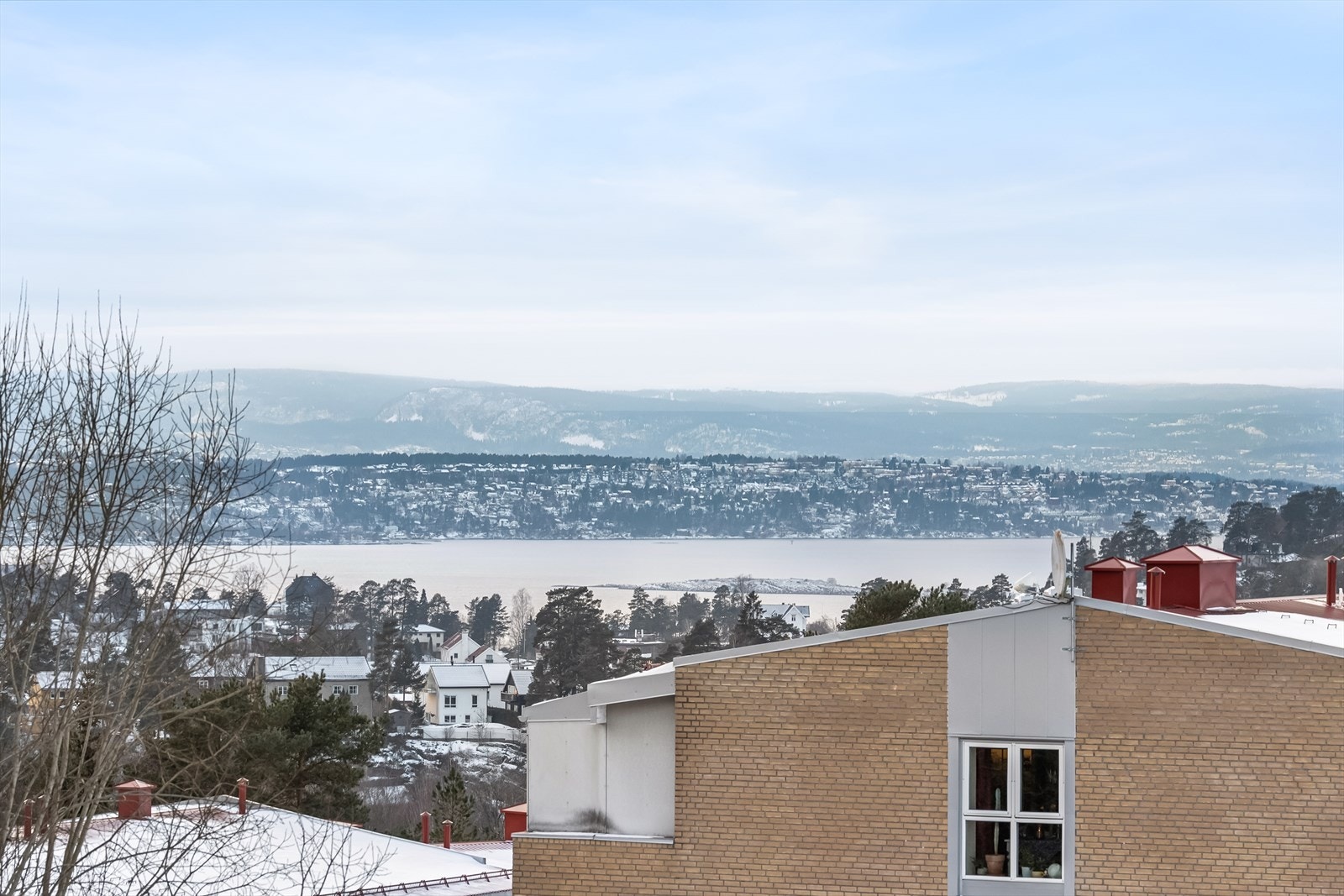 Det er ikke langt til Oslofjorden med flere lokale badestrender, eller flotte rekreasjons- og turmuligheter i Østmarka Galleribilde