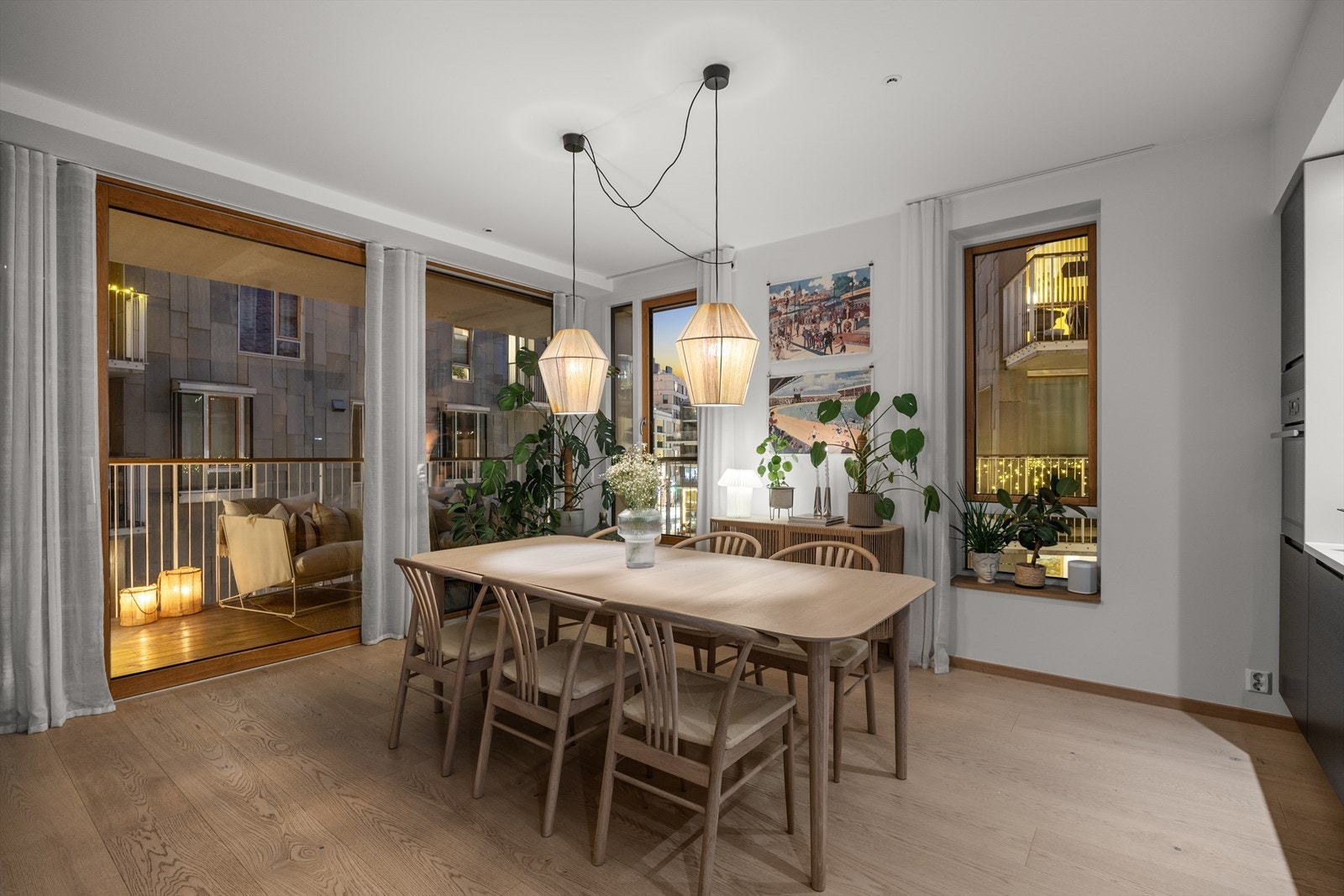 Lun og hyggelig kveldsstemning. Galleribilde