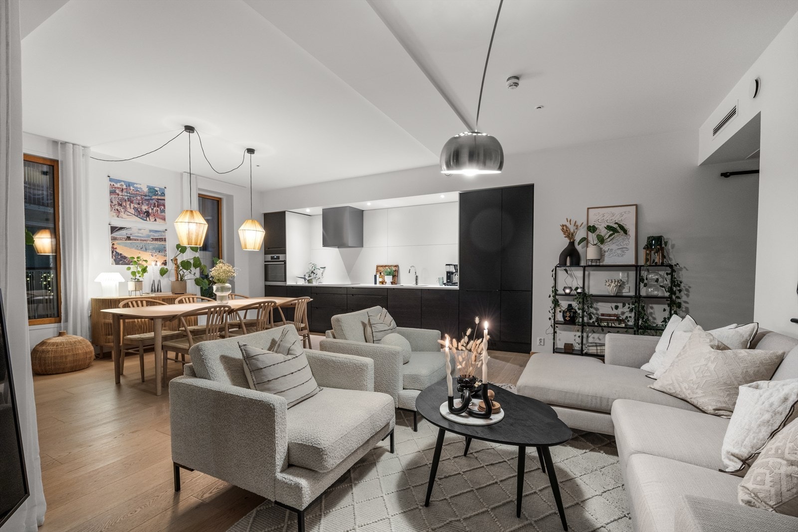 Lun og hyggelig kveldsstemning. Galleribilde