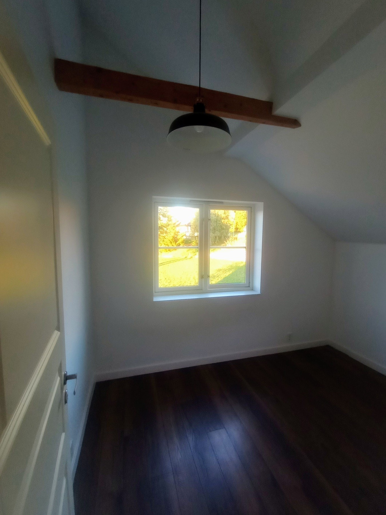 Modernisering av 2 etasje har omfattet at der er nye vegger, tak og gulv.
Privat bilde fra selger Galleribilde