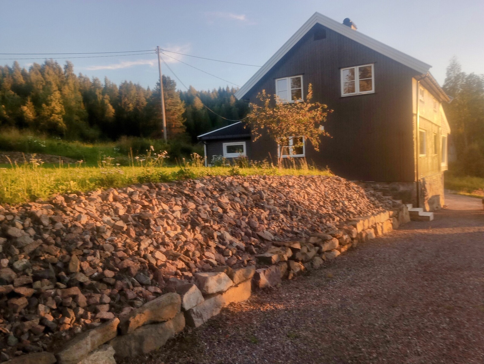 Leiremassene er skiftet ut med steinmasser for en mer stabil grunnPrivat bilde fra selger Galleribilde