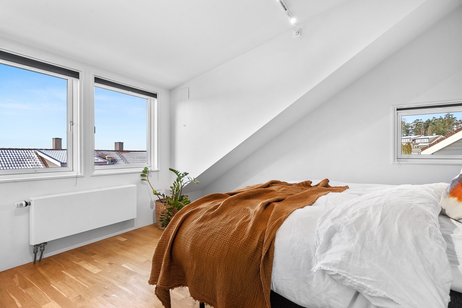 Etasjen er oppdelt med to soverom hvor disse har plass til dobbeltseng. Galleribilde