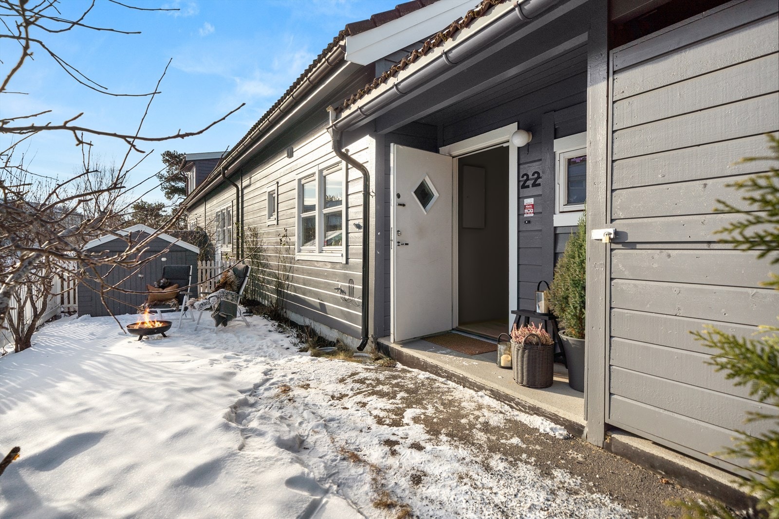 Velkommen til Tiriltunga 22! En særdeles koselig og innholdsrik enderekkehusleilighet med god standard og stilig loftetasje. Galleribilde