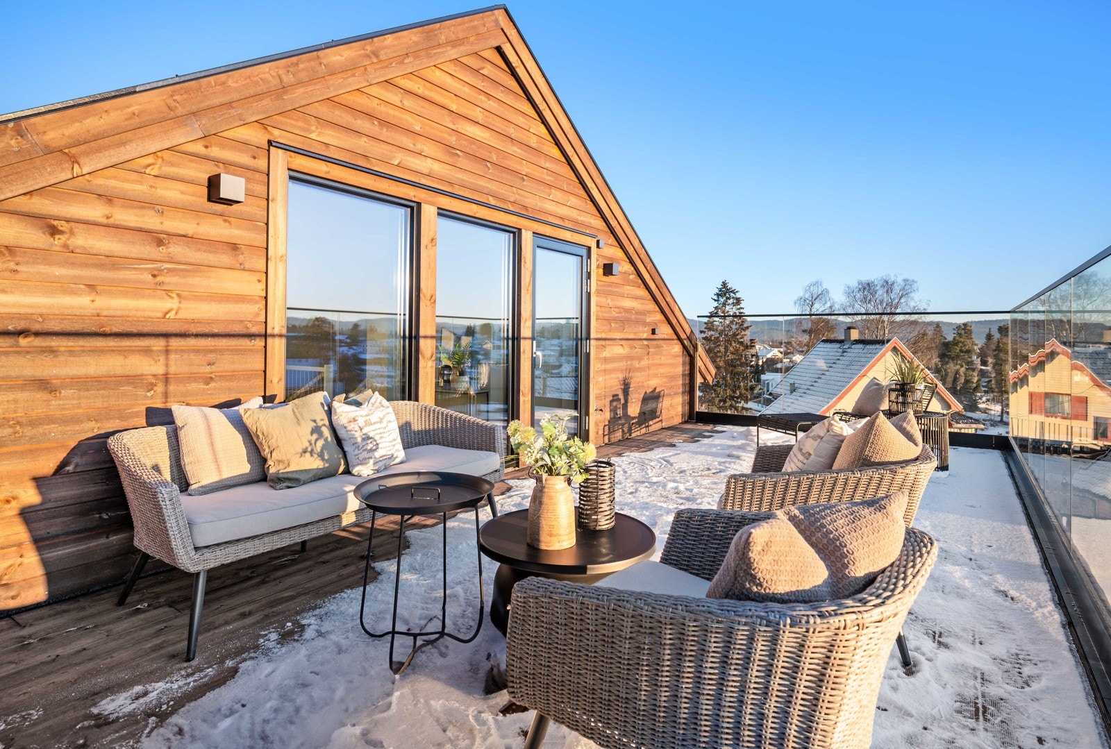 Det er vann- og strømuttak slik at man kan lage til et herlig utekjøkken. Galleribilde