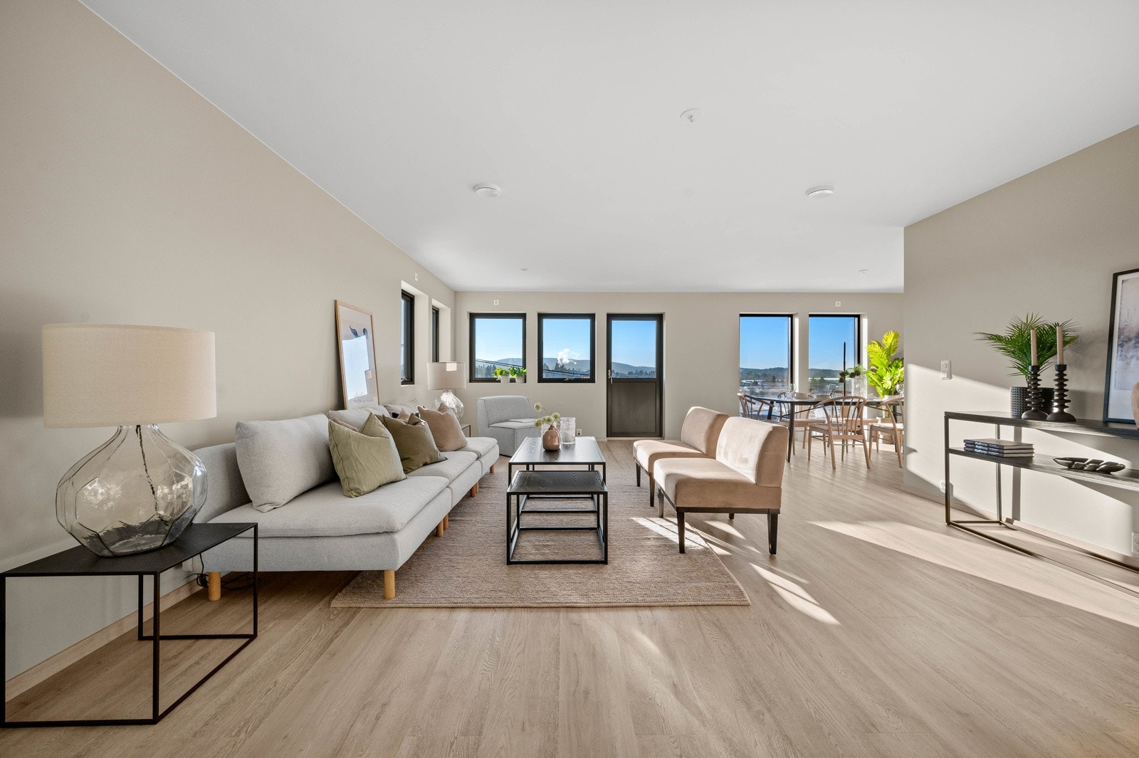 Obs. Alle bildene som følger er av den andre halvparten og løsningen på 43A er dermed speilvendt. Galleribilde