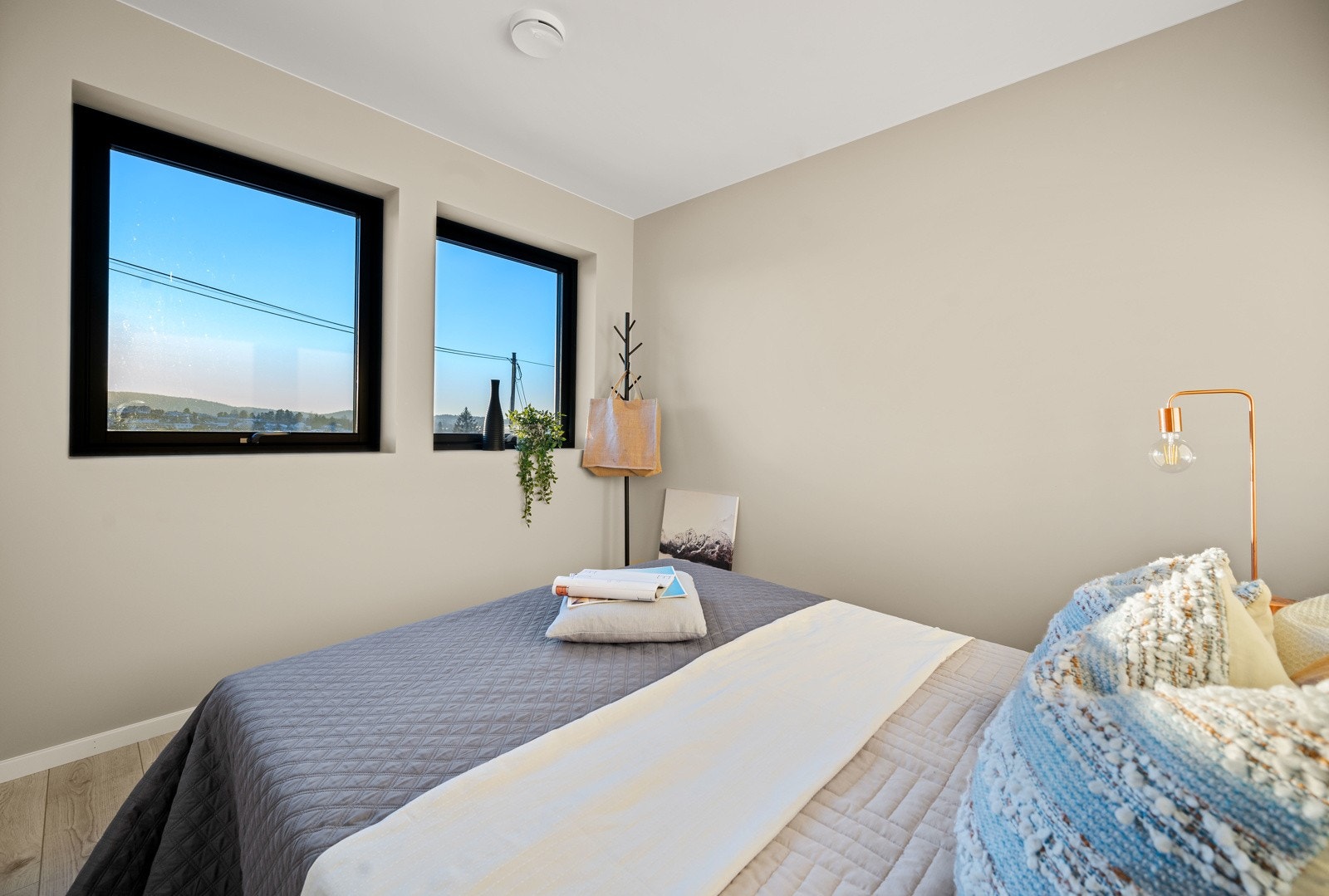 Romslig og fint soverom. Galleribilde