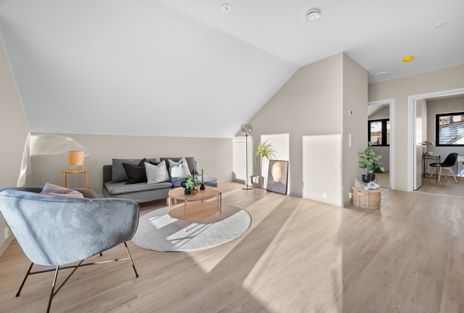 I loftsetasjen er det ekstra oppbevaringsplass i innvendig bod og kneloft. Galleribilde