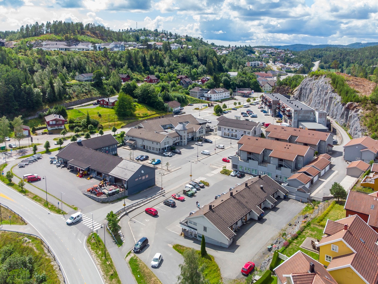 Deler av Froland sentrum - Osedalen Galleribilde