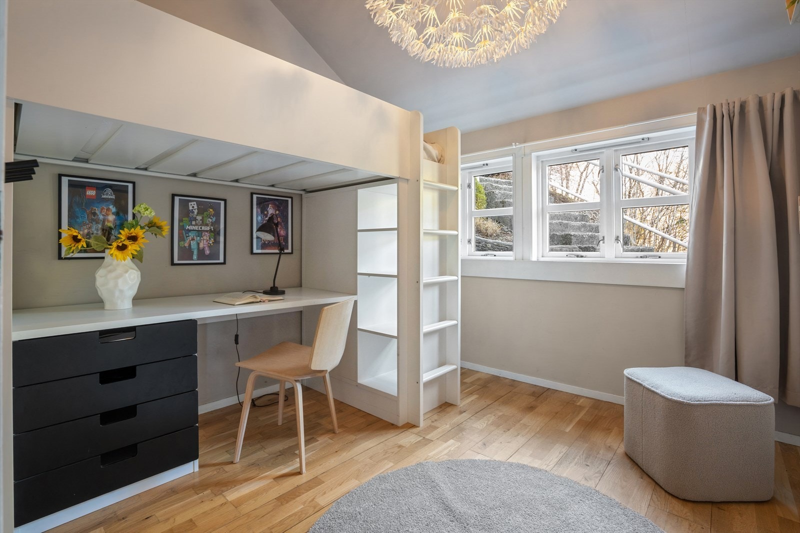 Soverom 2. Varmekabler i gulv på begge soverommene. Galleribilde