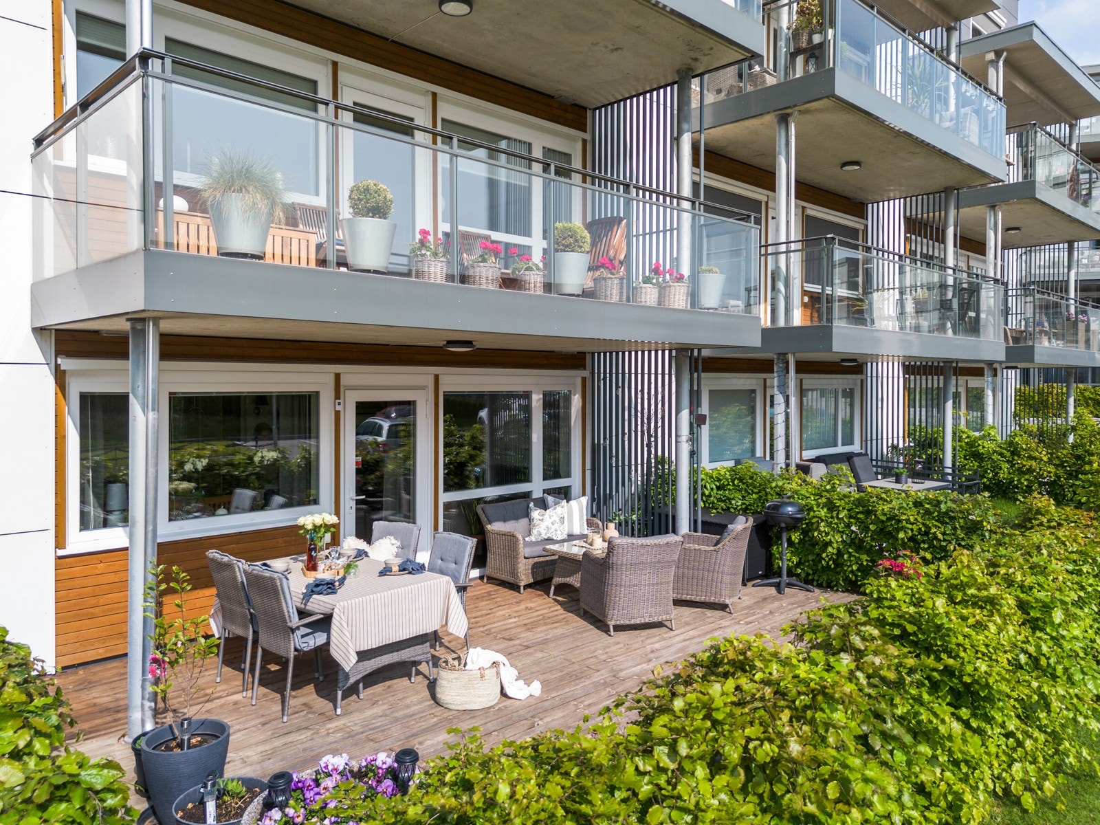 Leiligheten ligger i 1. etg og har flott utsikt og enkel adkomst. Galleribilde