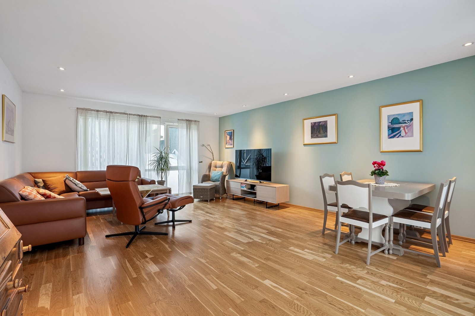 Lys og trivelig stue Galleribilde